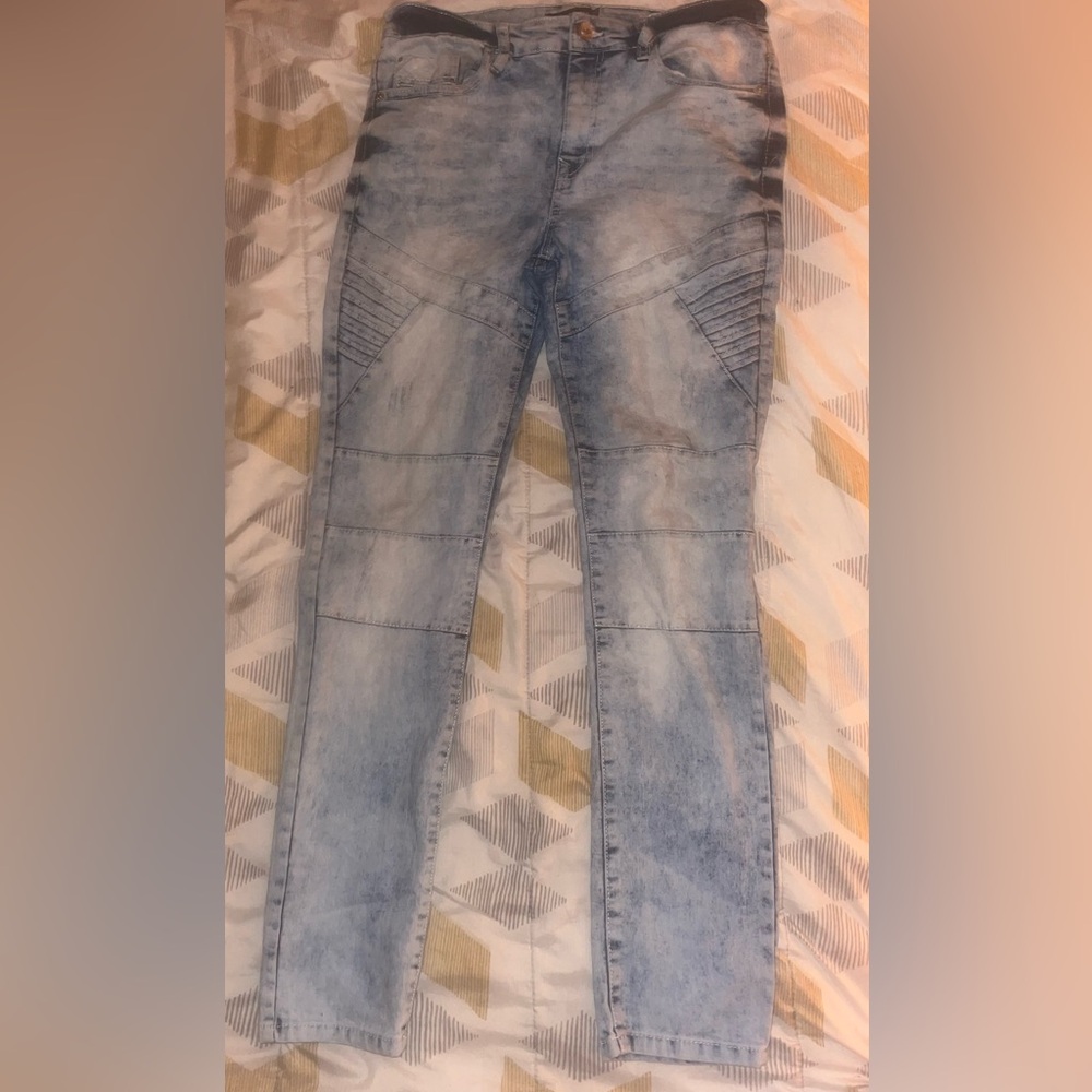 light blue skinny jeans